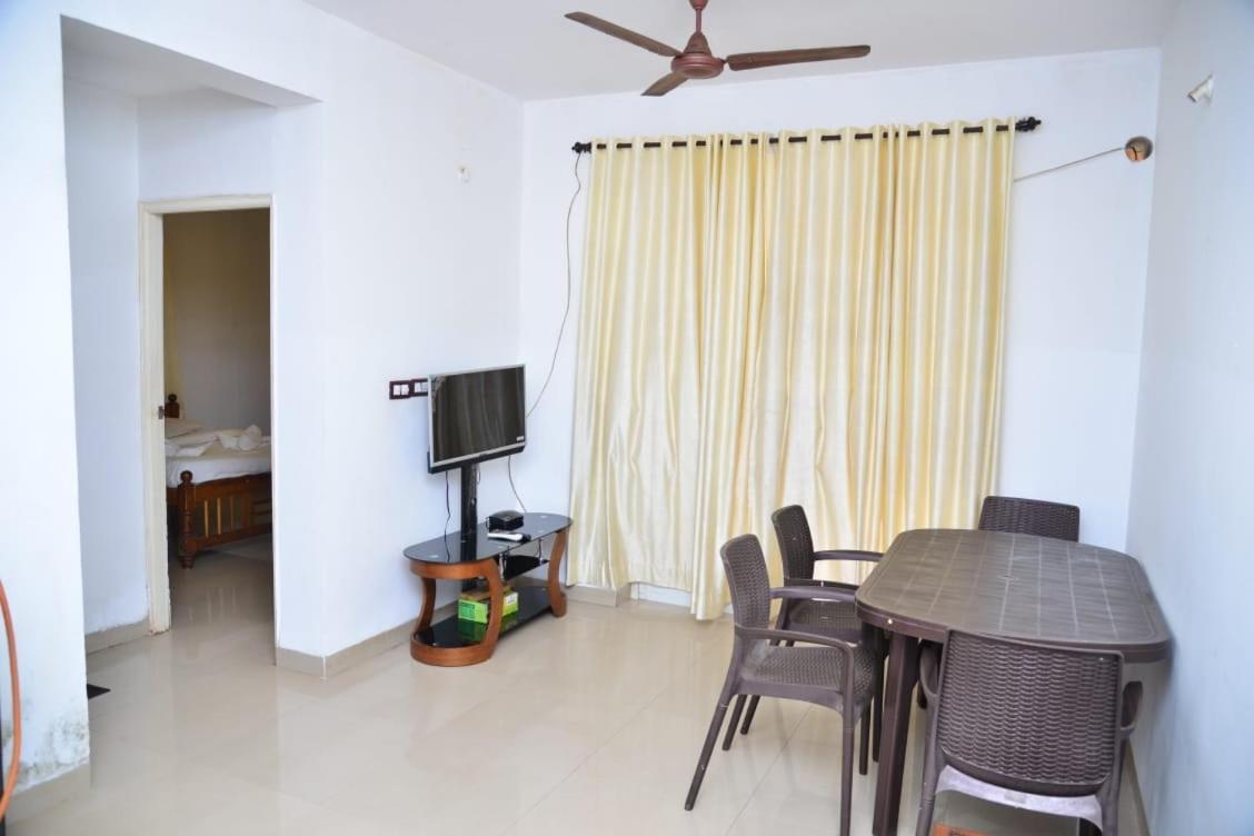 Cliff Heaven 2 Bhk Ac Apartment Orlim Exterior photo